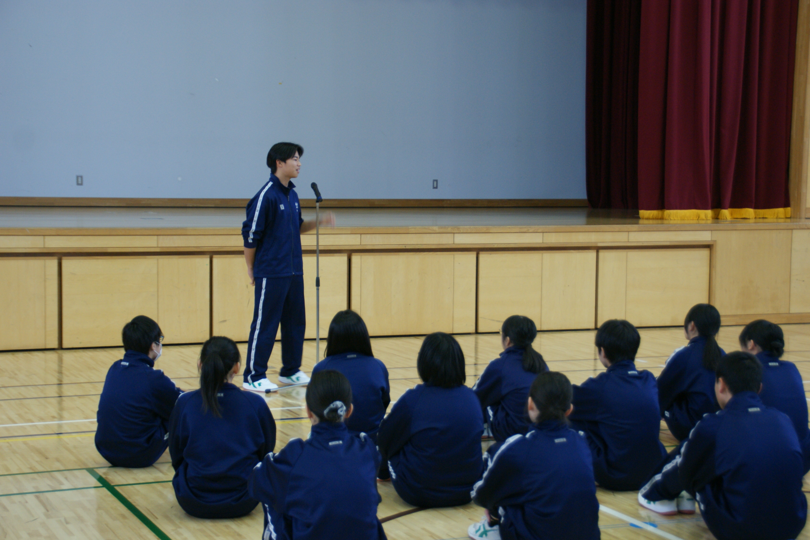 朝の全校集会での生徒会代表挨拶