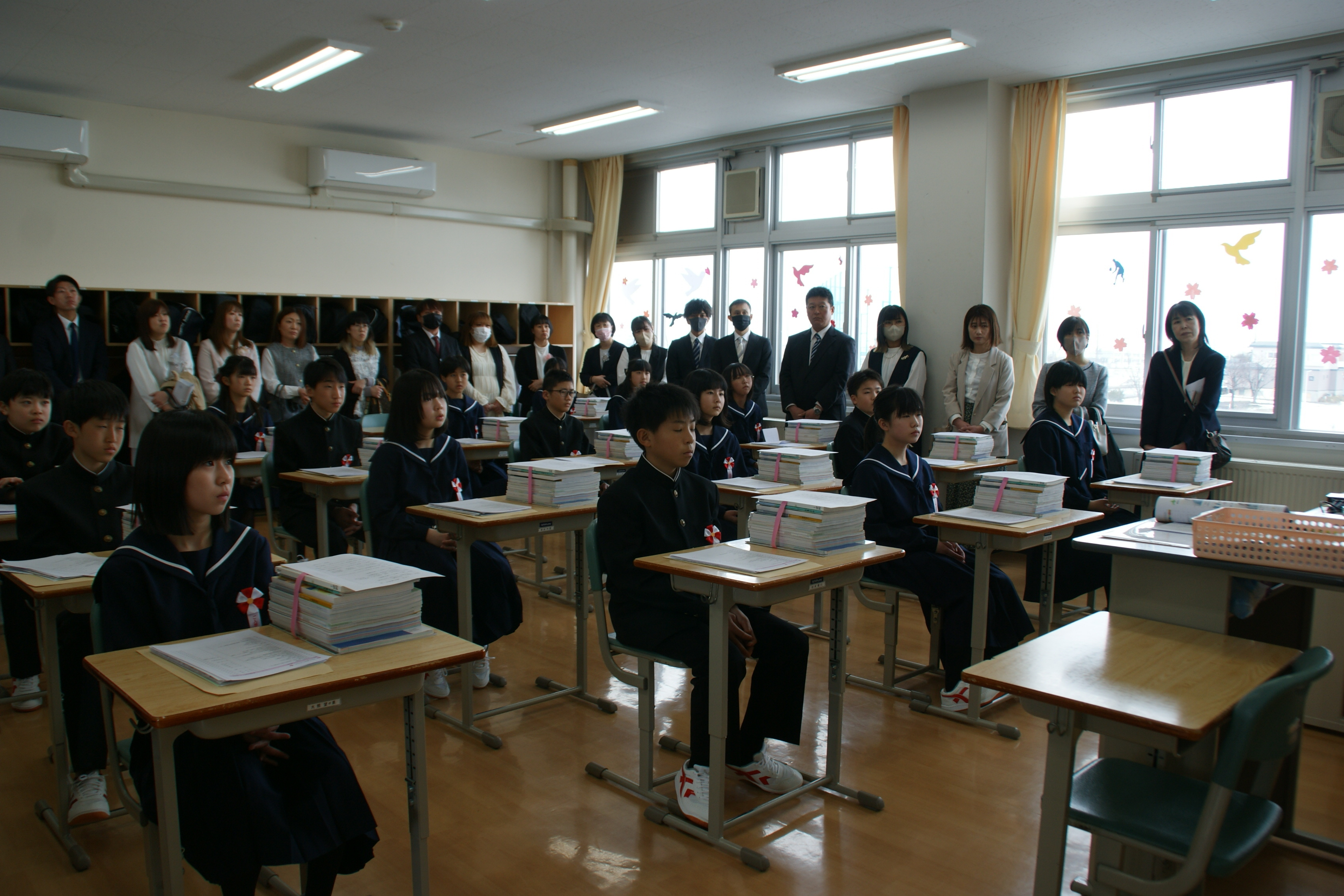 教室での学級活動の様子