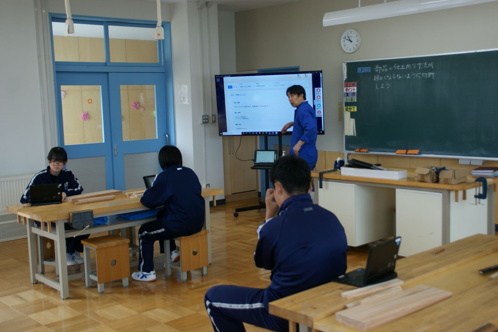 ライオンズクラブ寄贈の大型モニター.JPG