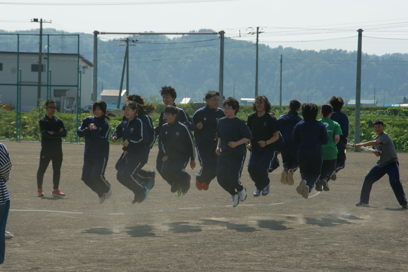 3年生の大縄跳び練習.JPG