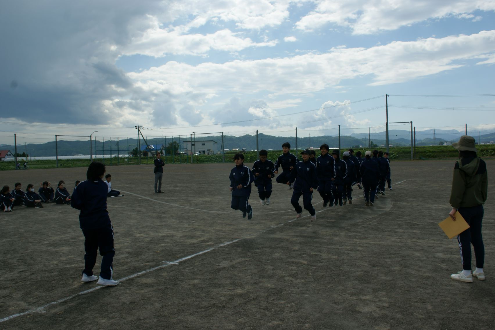 1年生大縄跳び.JPG
