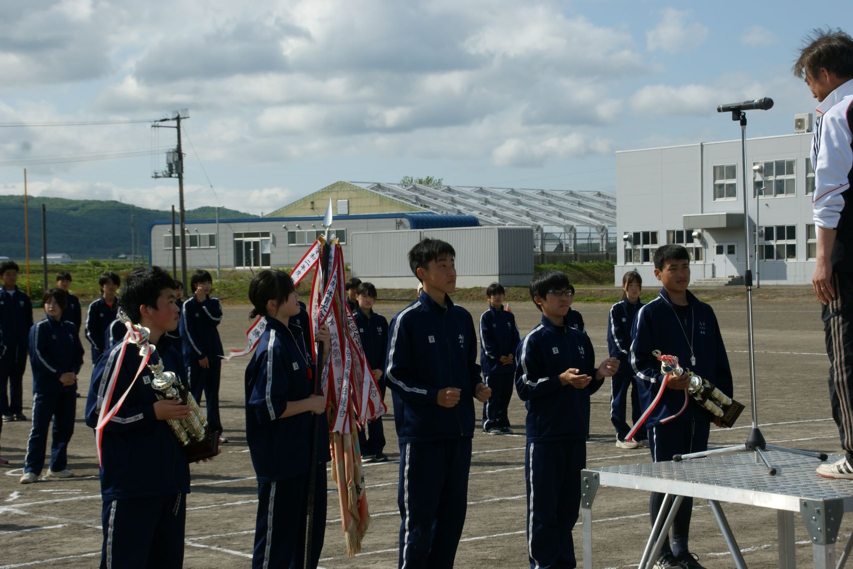 総練習での閉会式練習.JPG