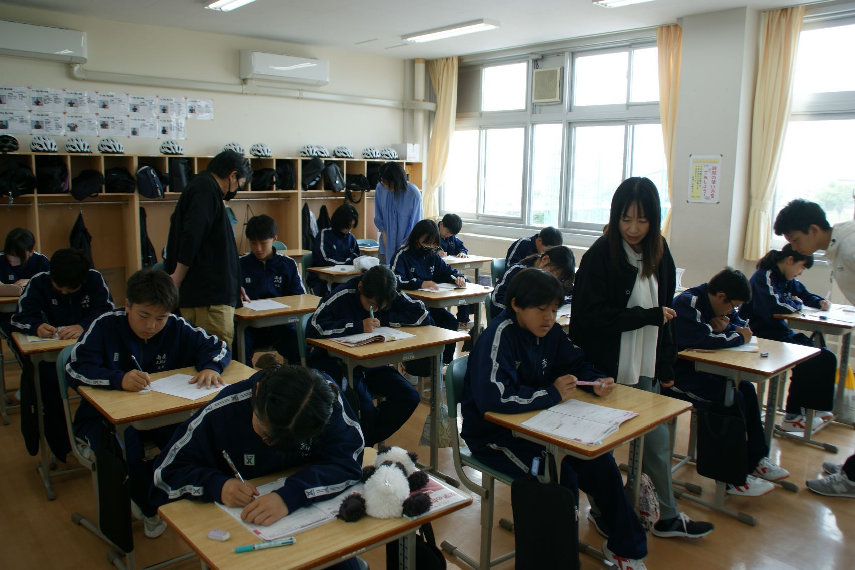 1年生朝学習の様子.JPG