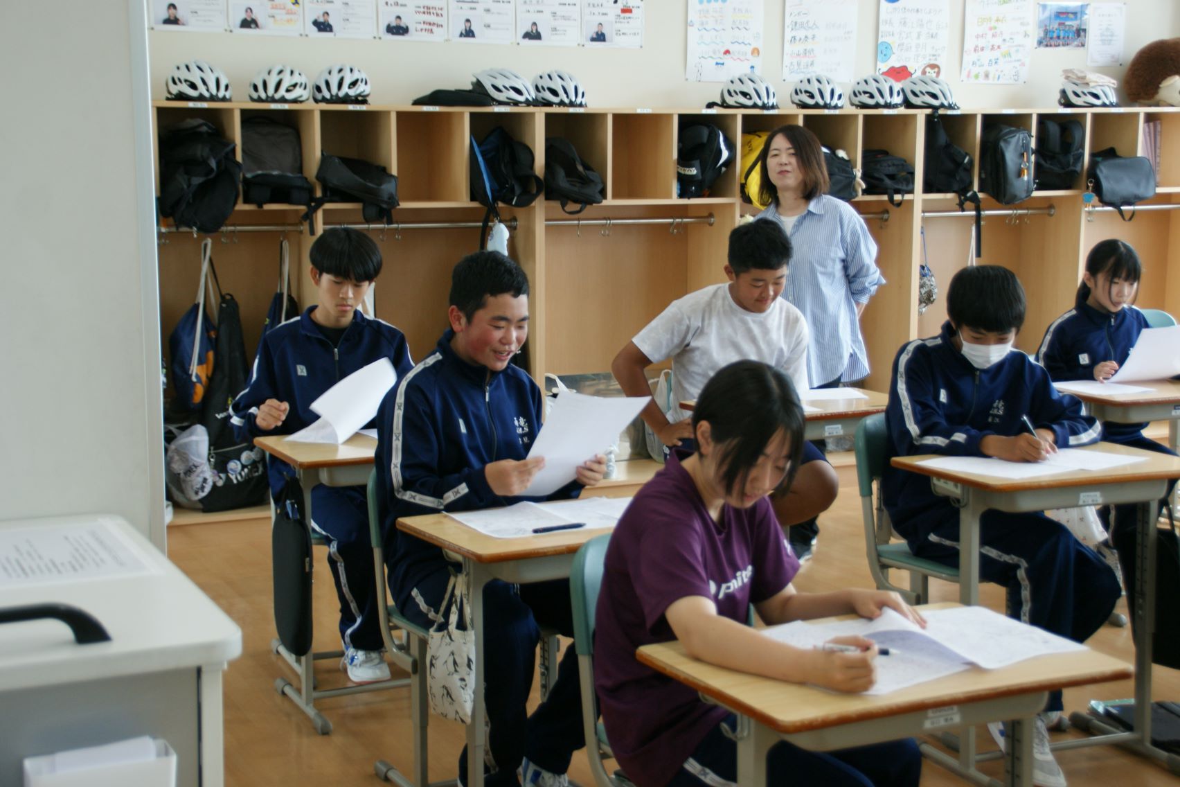 2年生テスト返却の様子.JPG