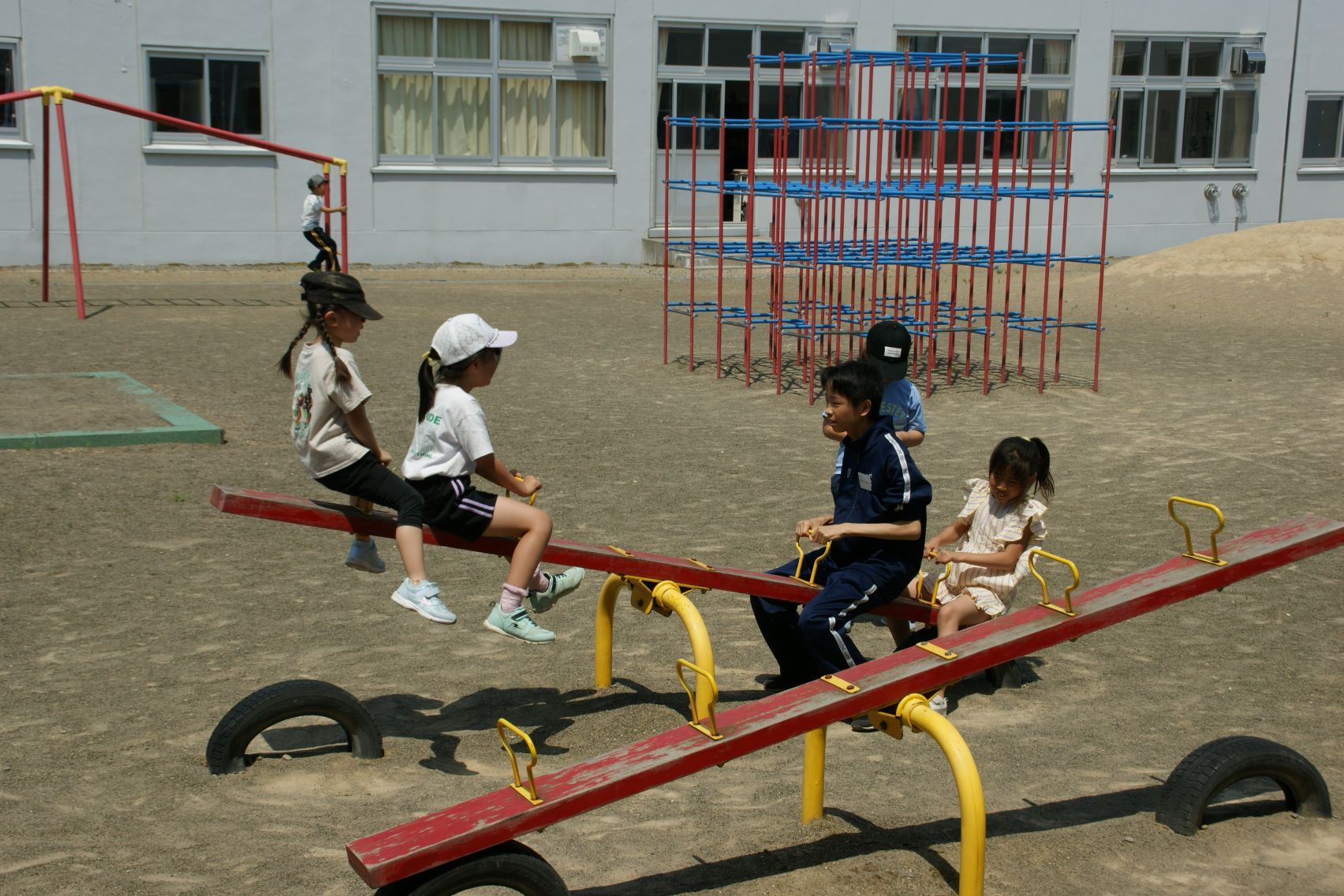 小学生と休み時間に遊ぶ.JPG