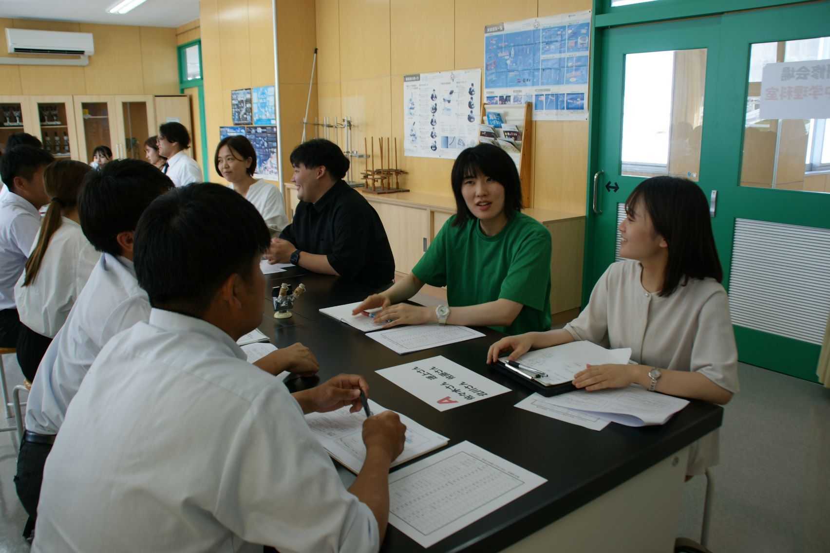 参加者同士のグループワーク.JPG