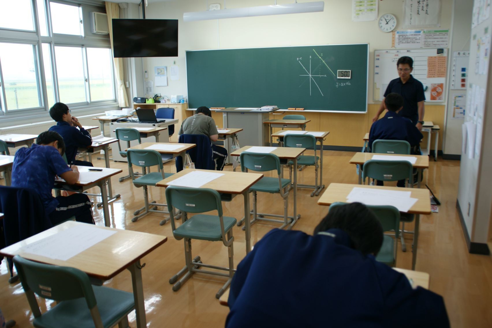 少人数での初日の3年生の授業.JPG