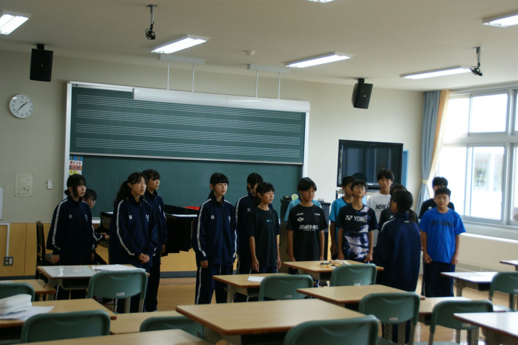1年生音楽室での合唱練習.JPG