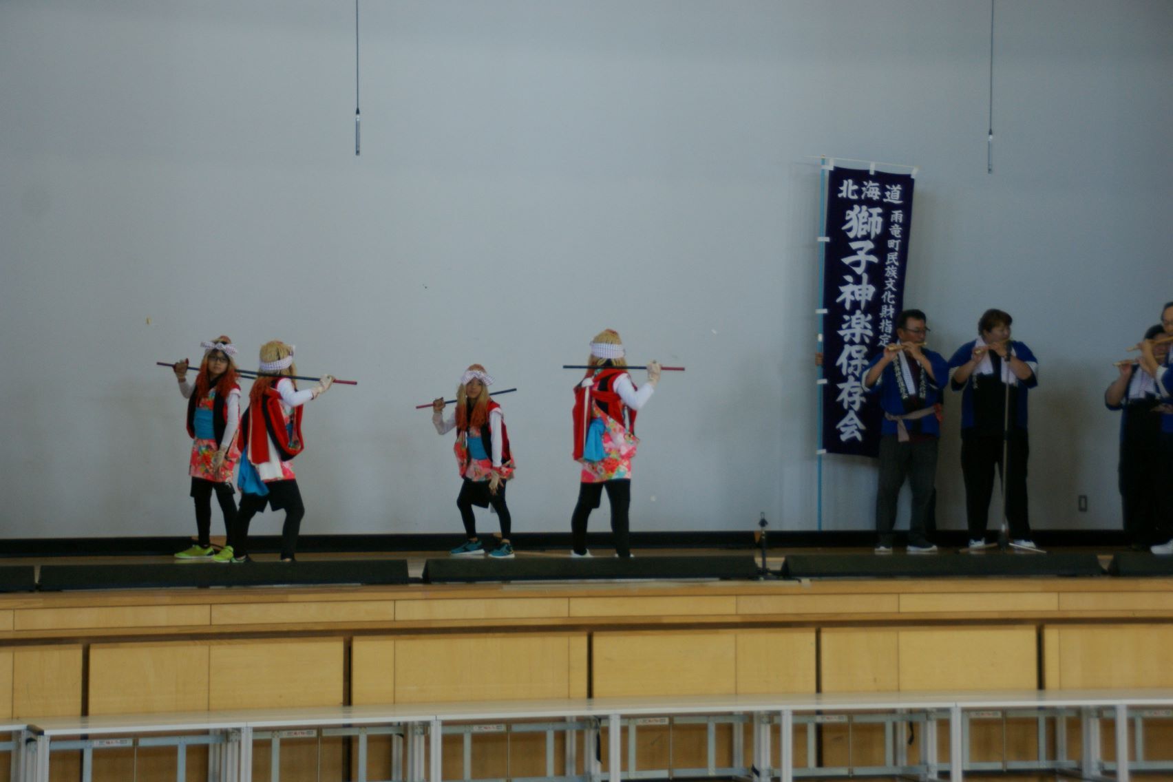男の子による演舞.JPG