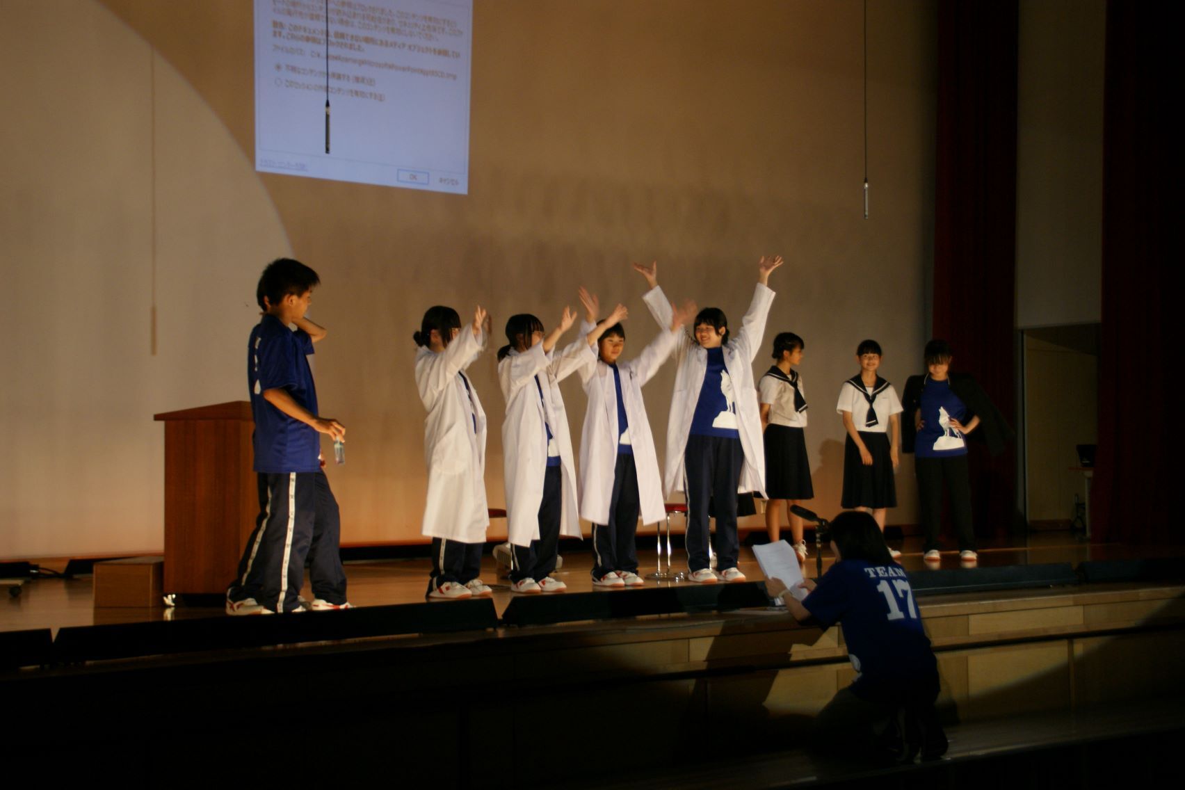 1年生演劇練習.JPG