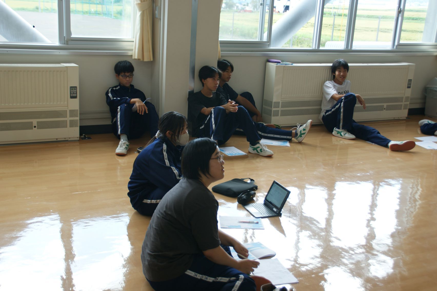 3年生は自作の台本.JPG