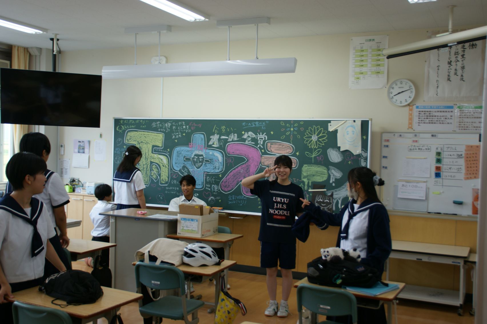 雨中ステージ当日朝の3年生教室.JPG