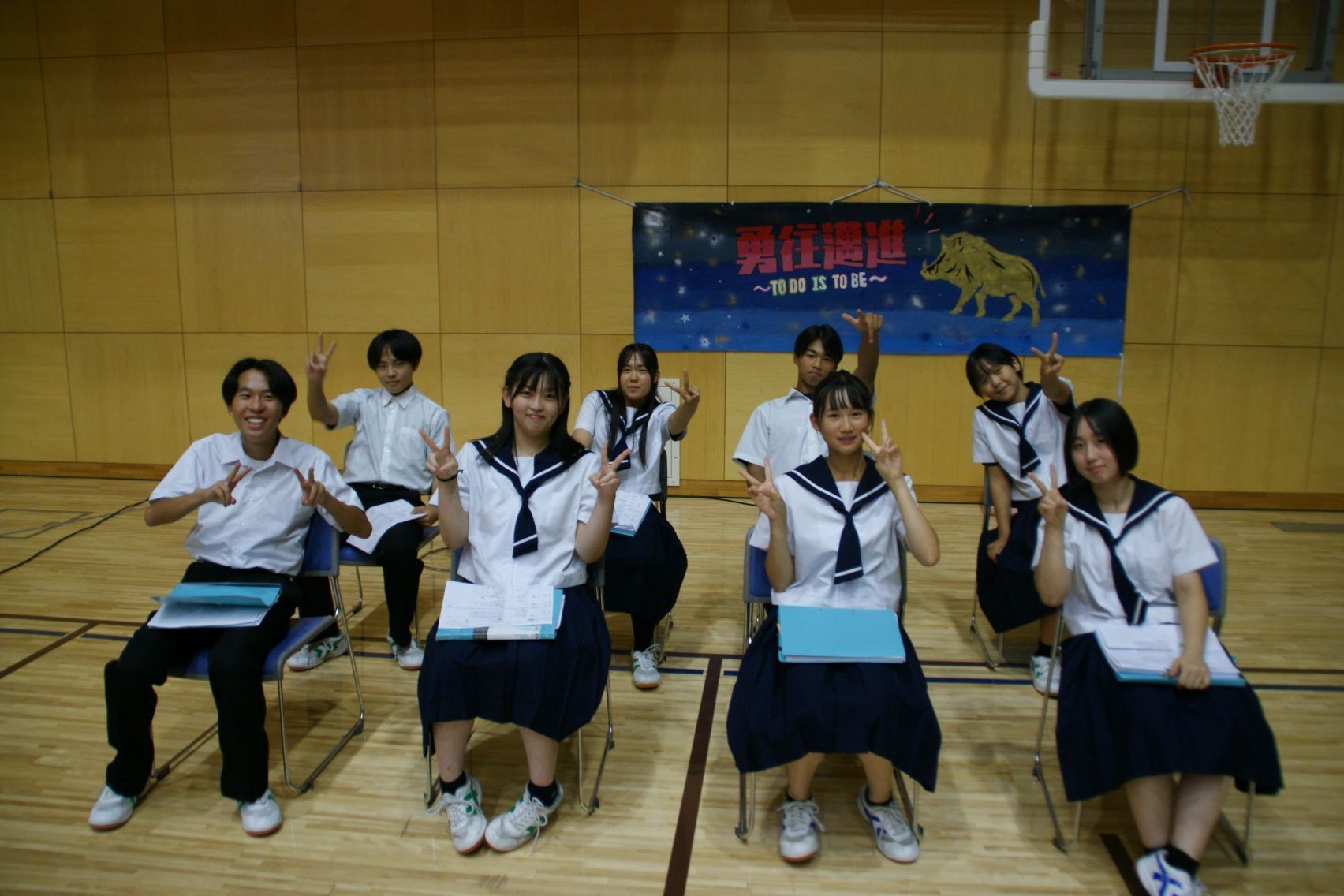 生徒会執行部のメンバー.JPG