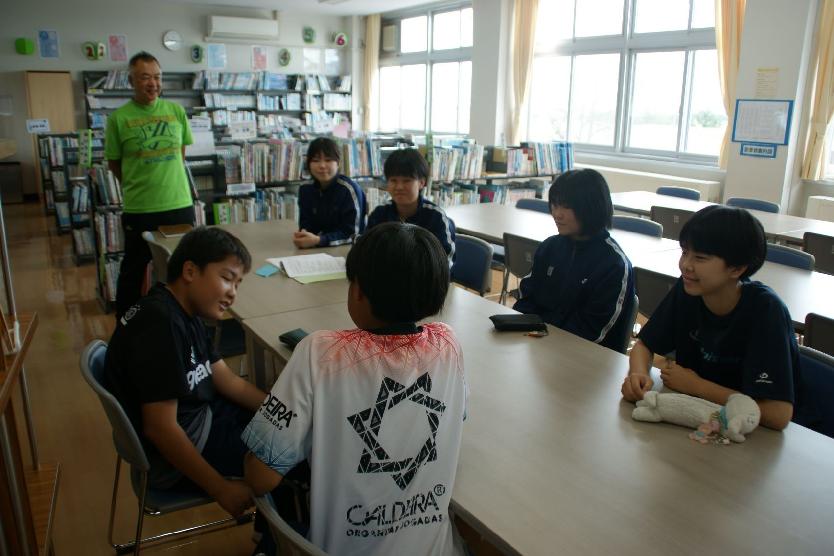 壁新聞実行委員会の反省風景.JPG