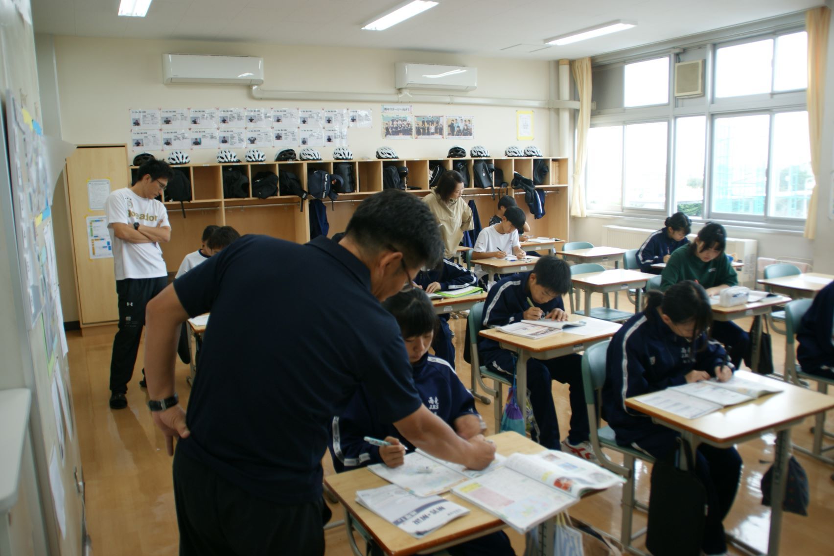 1年生朝学習の様子.JPG