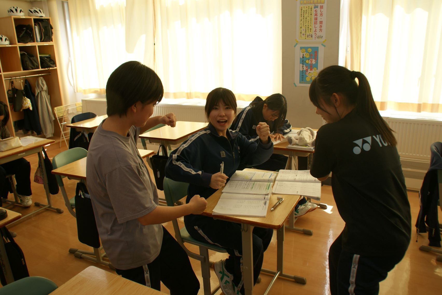 昼休みもテスト勉強していた3年生.JPG