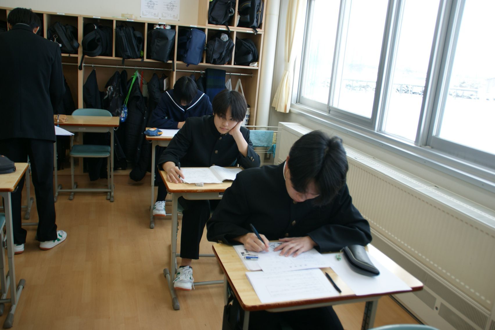 朝から必死に勉強.JPG