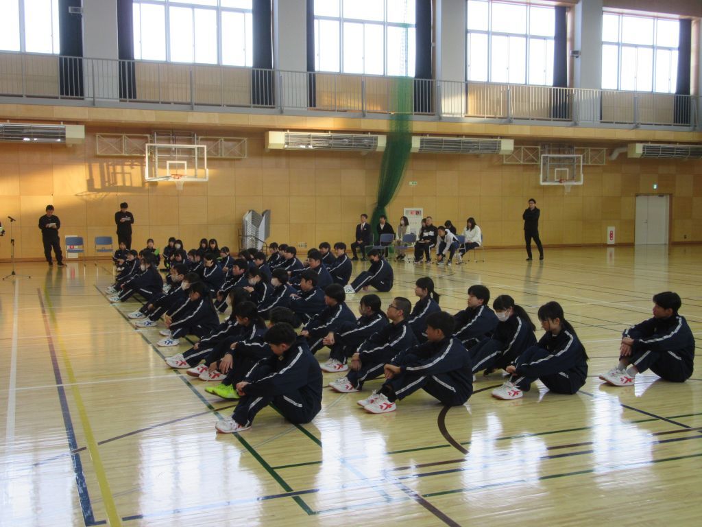 冬休み明けの全校集会の様子.JPG