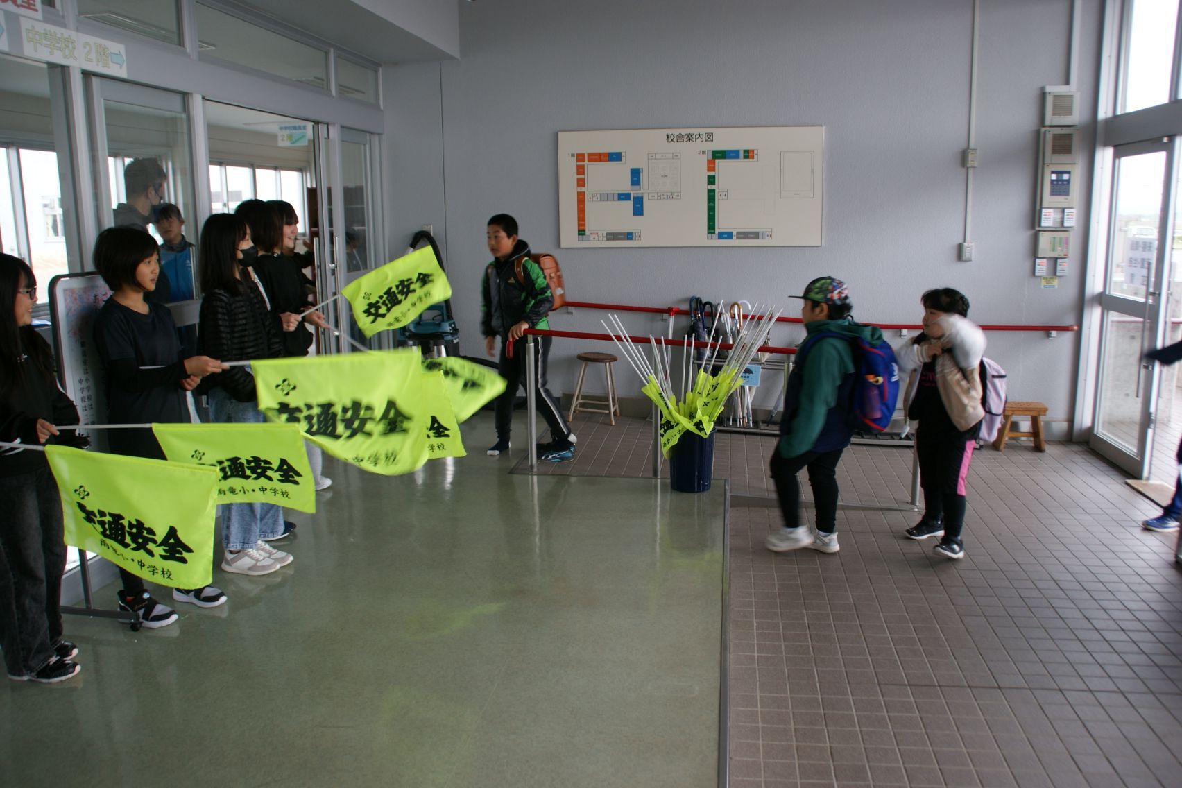 交通安全挨拶運動の様子.JPG