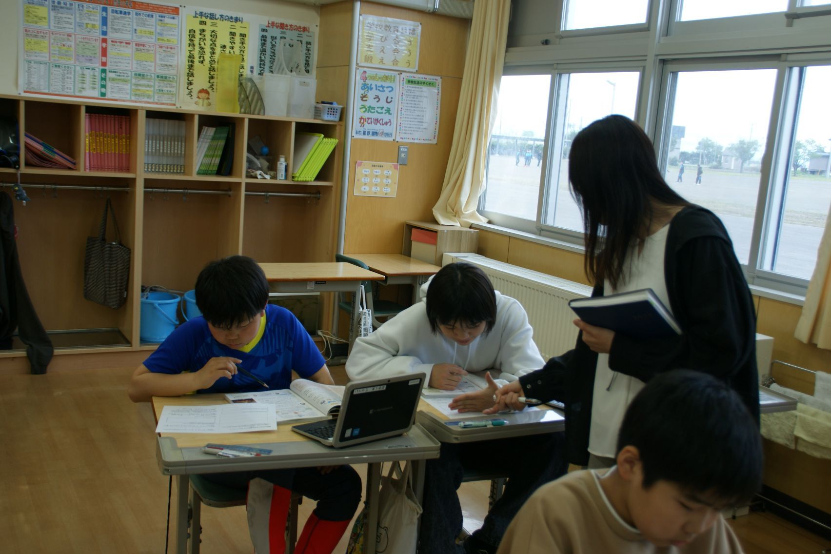 中学校の社会の先生も参観した6年生社会の授業.JPG