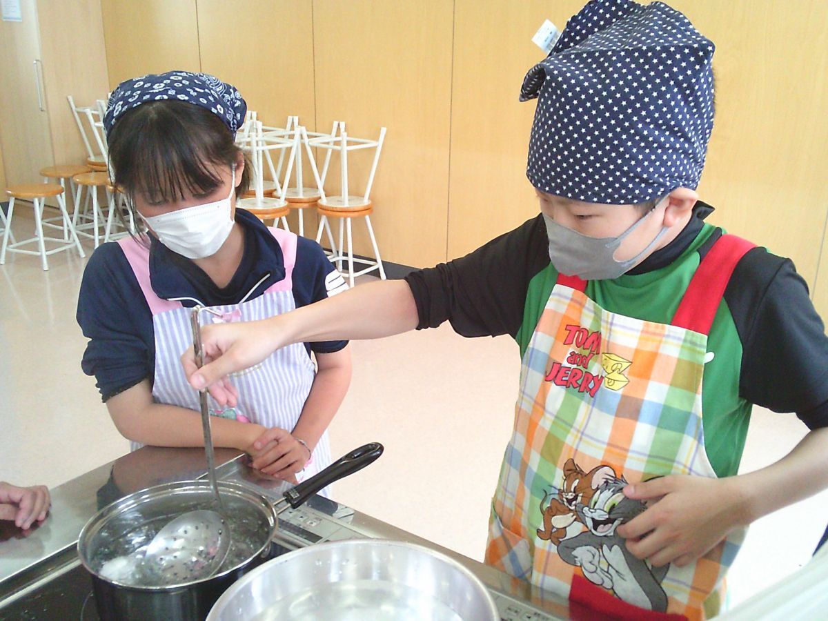 ゆでたまごを作る.JPG