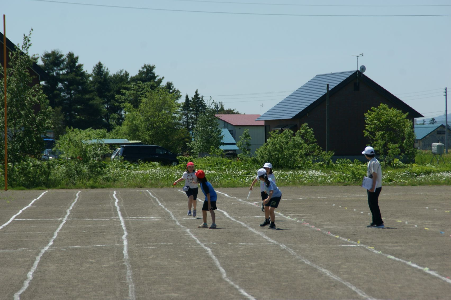 低学年リレーの練習.JPG