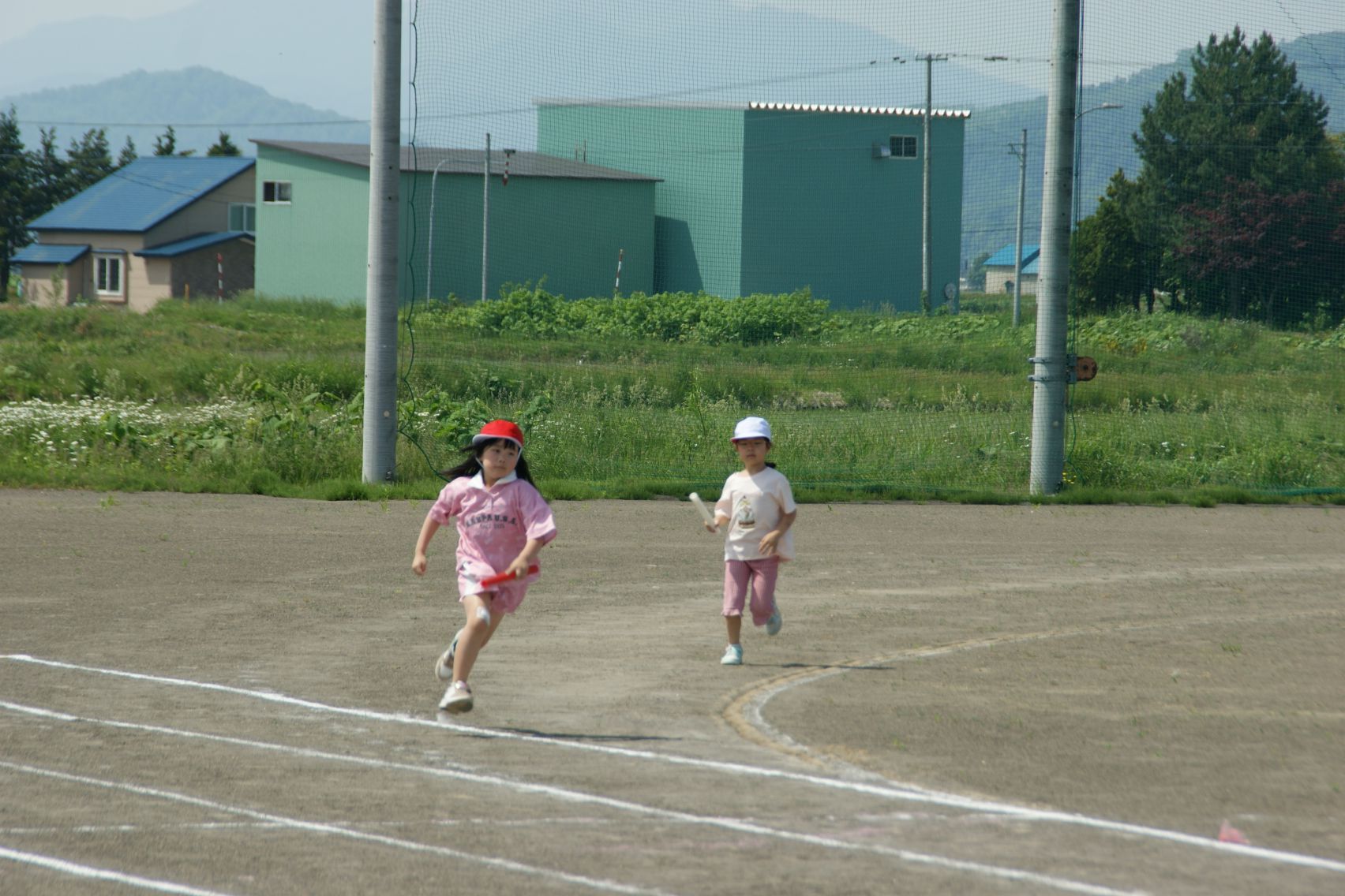 低学年リレー.JPG