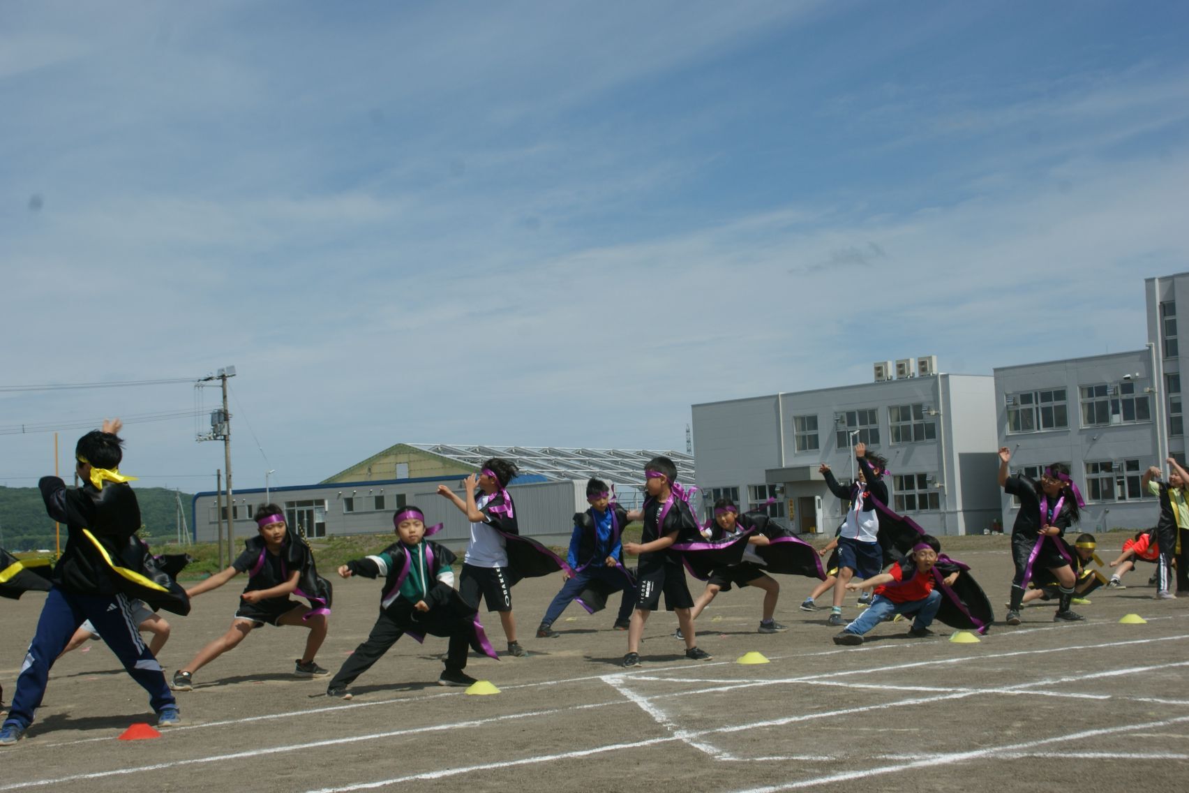 11 4年生の踊り.JPG