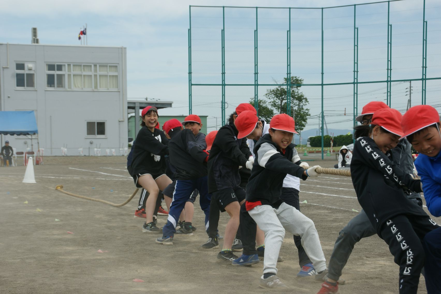 18 綱引き(紅組).JPG