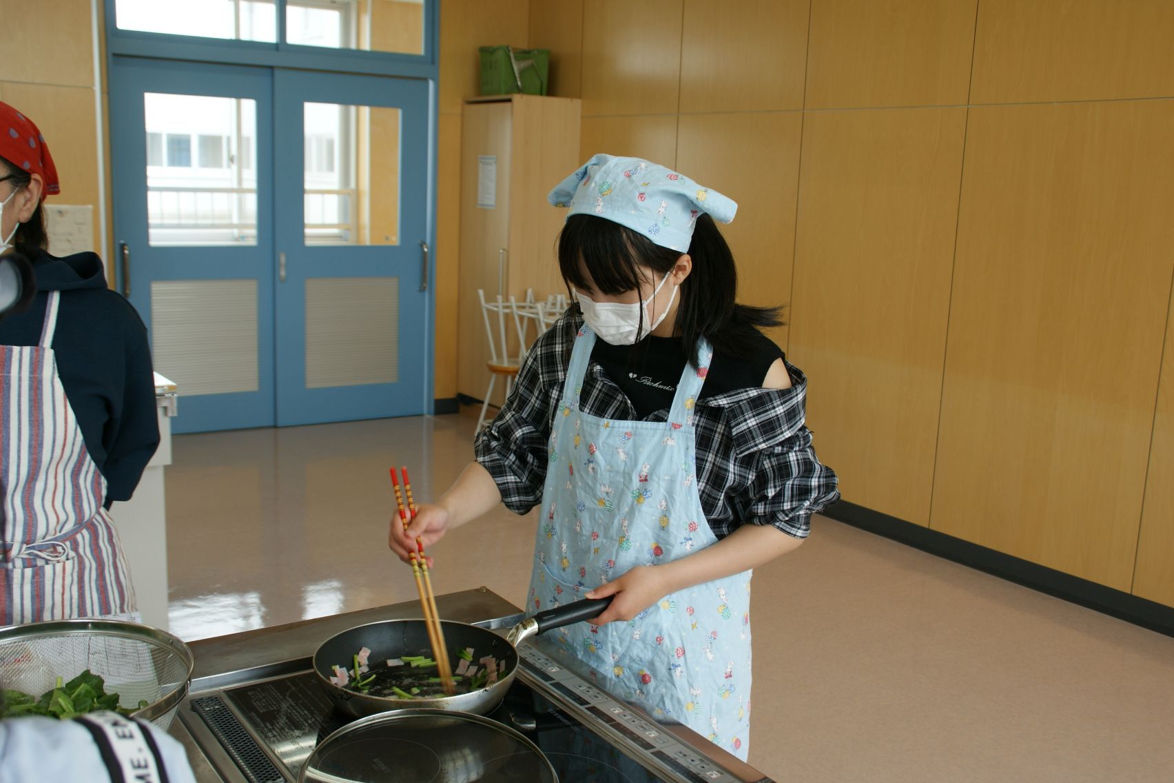 野菜炒めを作る.JPG