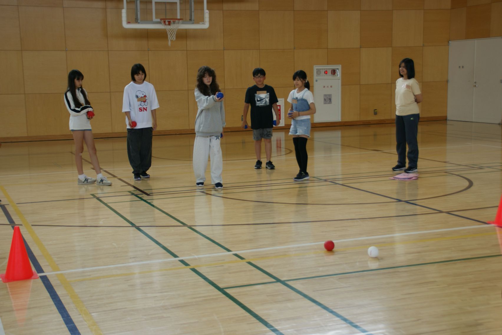 小6と一緒にボッチャ.JPG