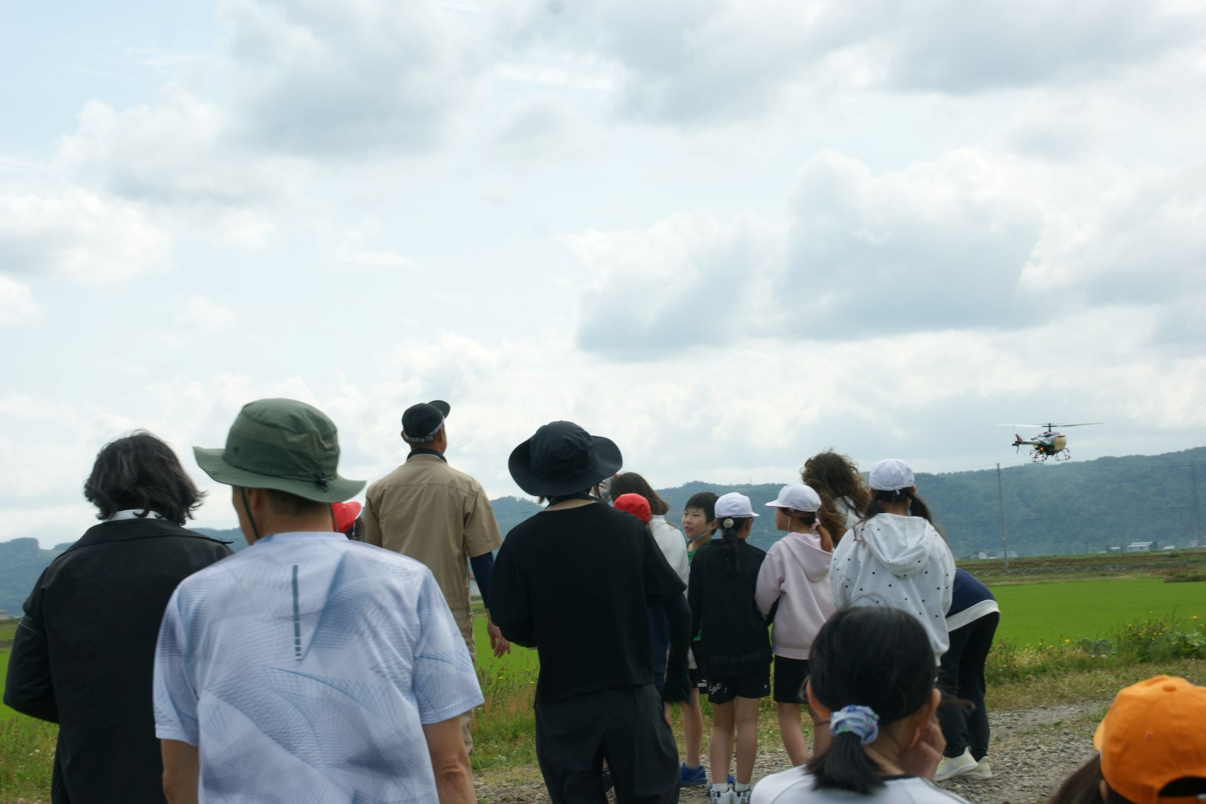 散布の様子も見学.JPG