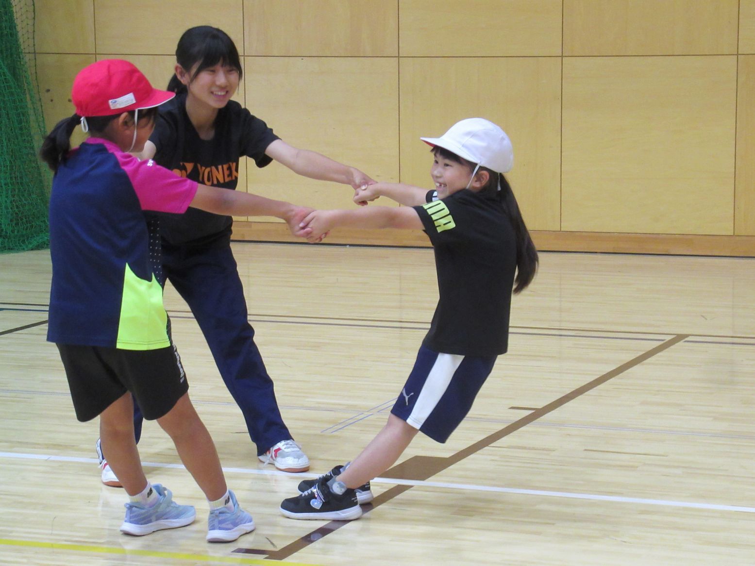 中学生と準備体操.JPG