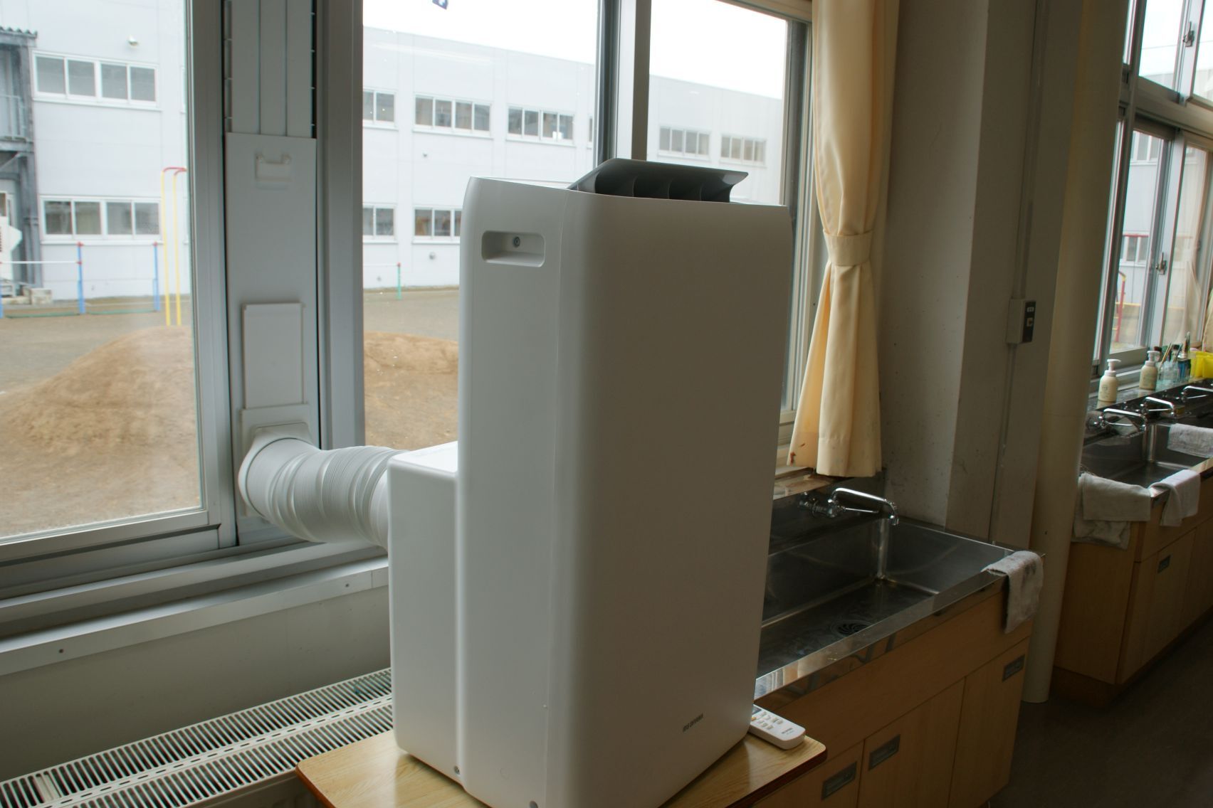 ライオンズ寄贈のスポットクーラー.JPG