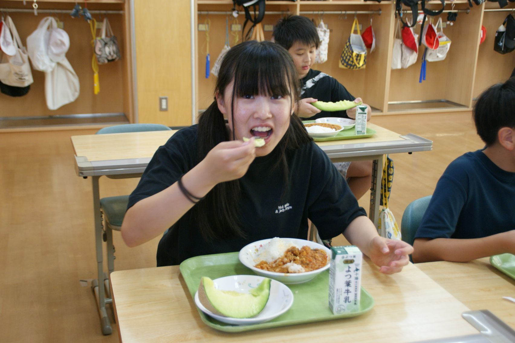 うれしそうな6年生.JPG