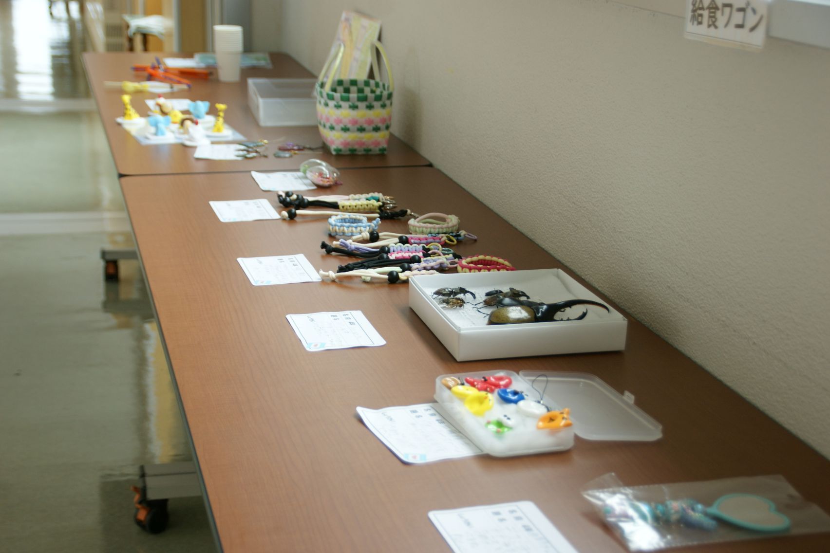 4年生夏休み作品店.JPG
