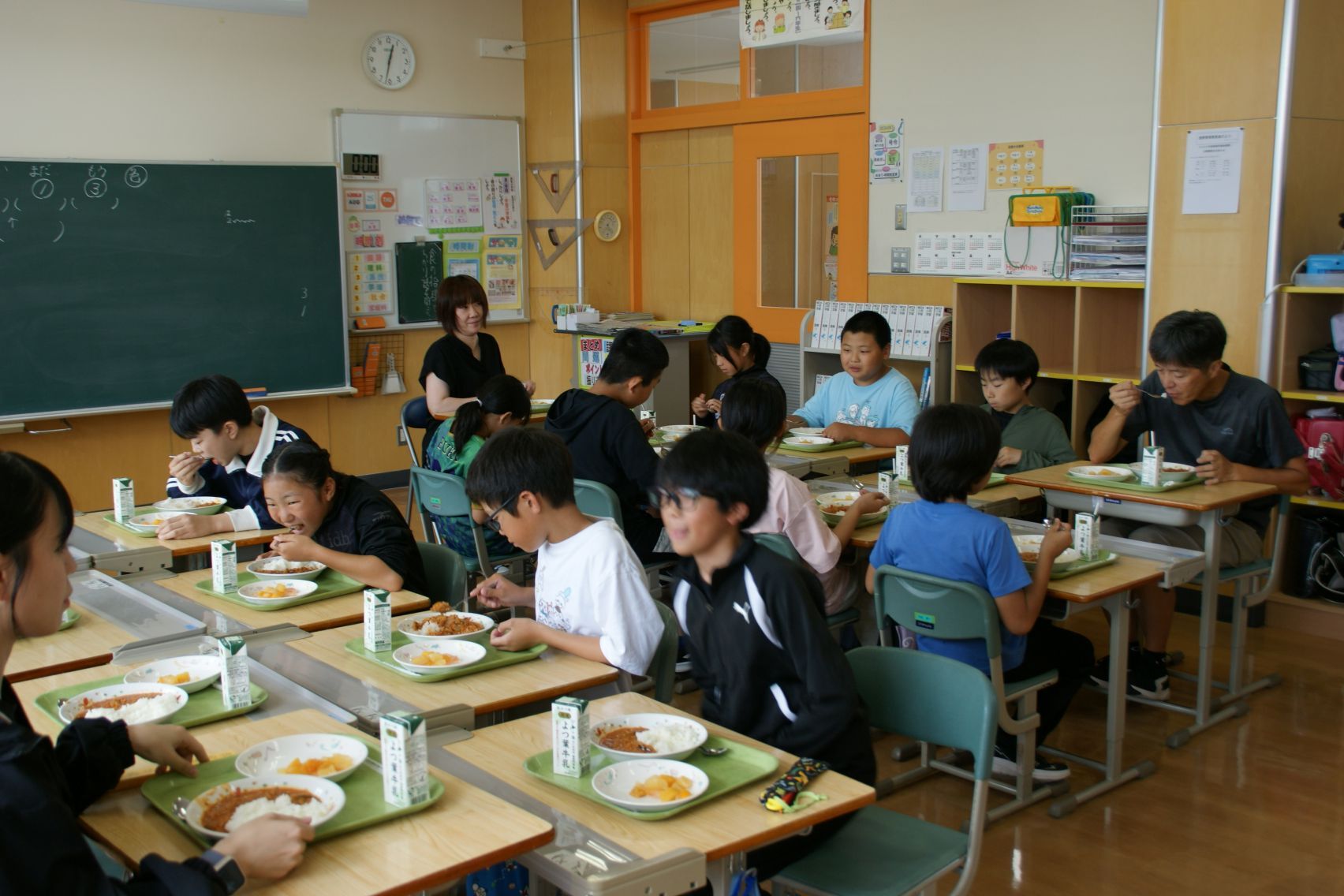 給食も一緒に.JPG