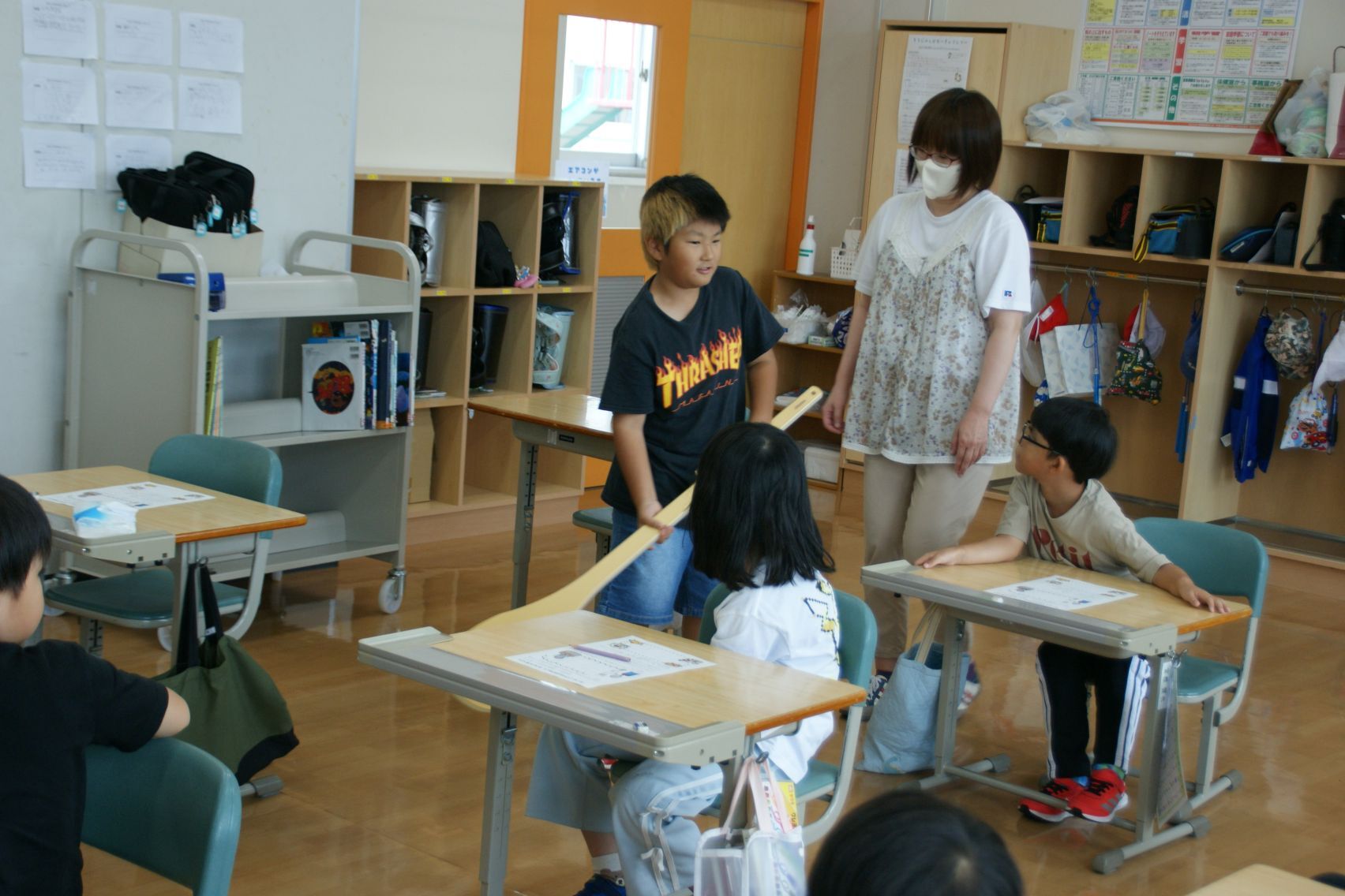 実際に持って重さを確認.JPG