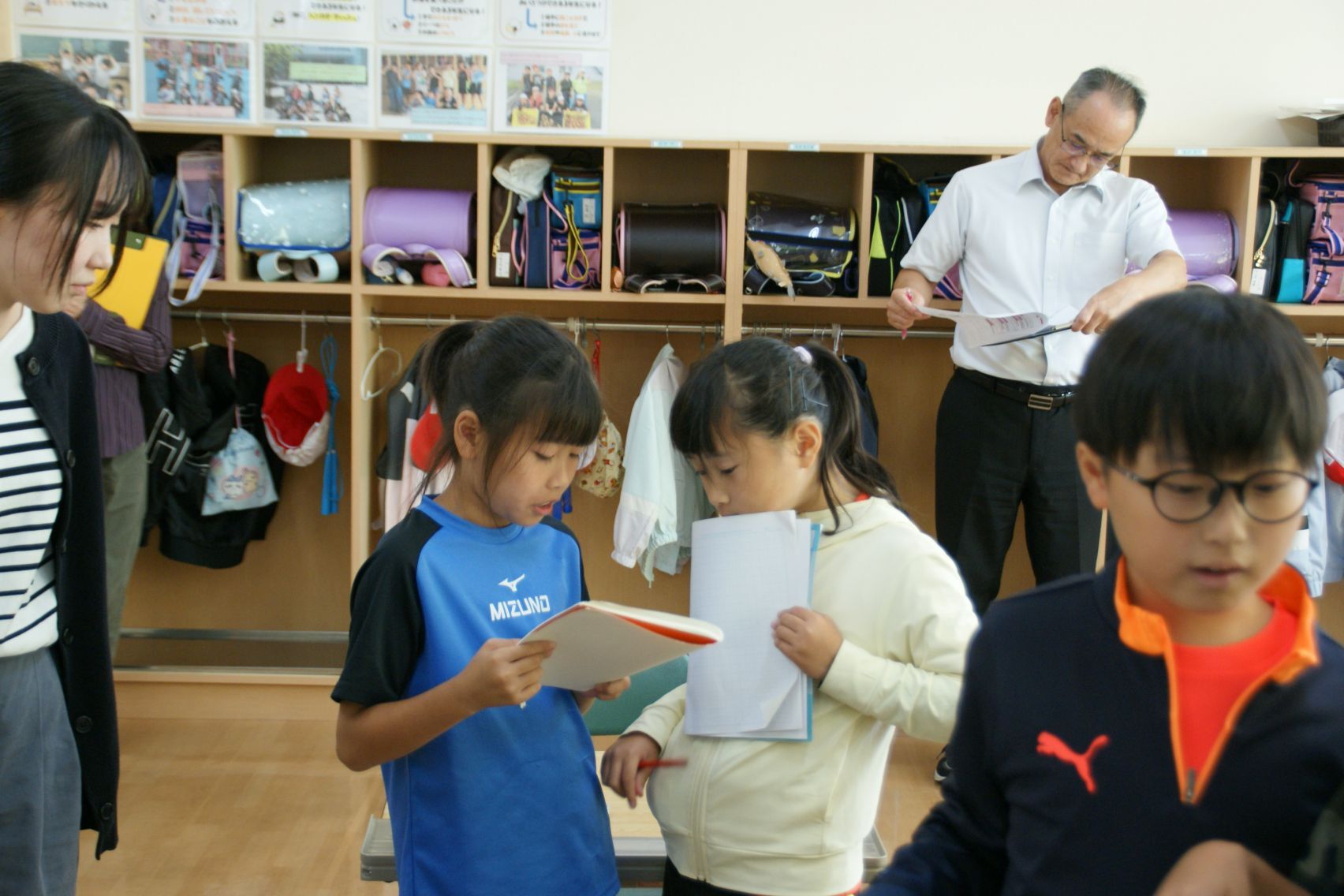 中学校の先生も参観.JPG