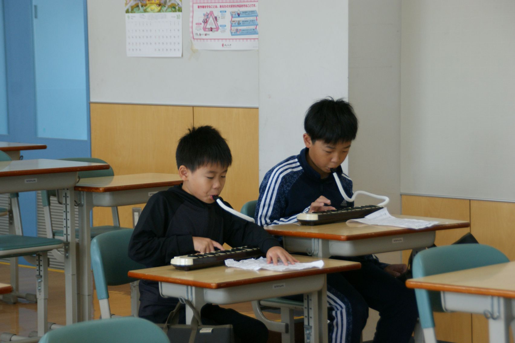 4年生器楽の練習.JPG