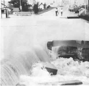 追分市街の洪水(1988年)の写真